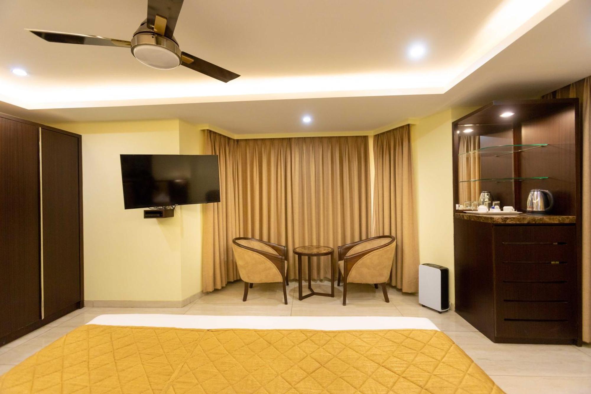 Hotel Godwin - Colaba Bombay Eksteriør billede