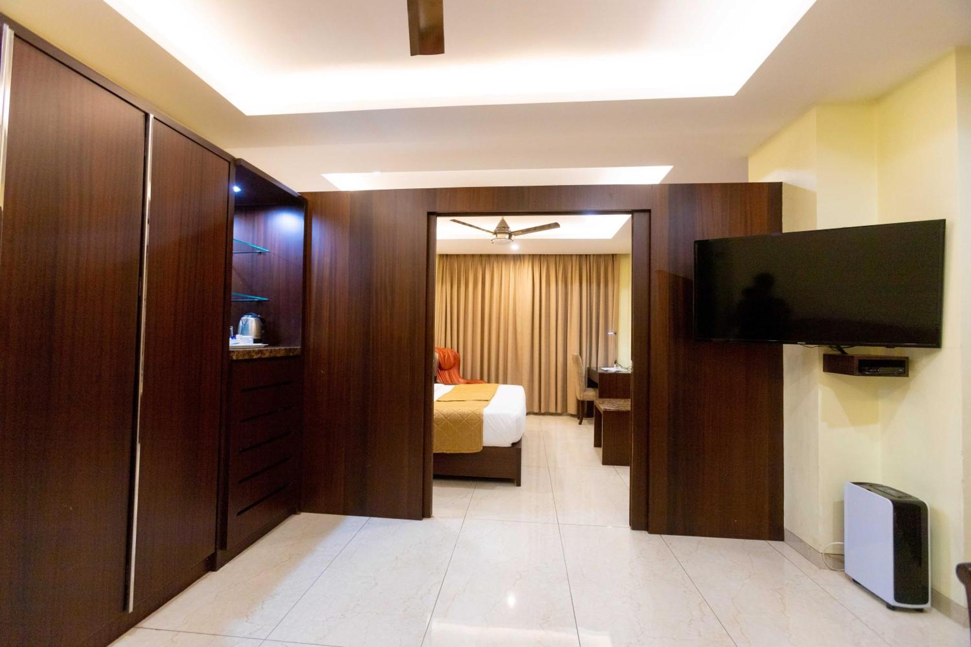 Hotel Godwin - Colaba Bombay Eksteriør billede