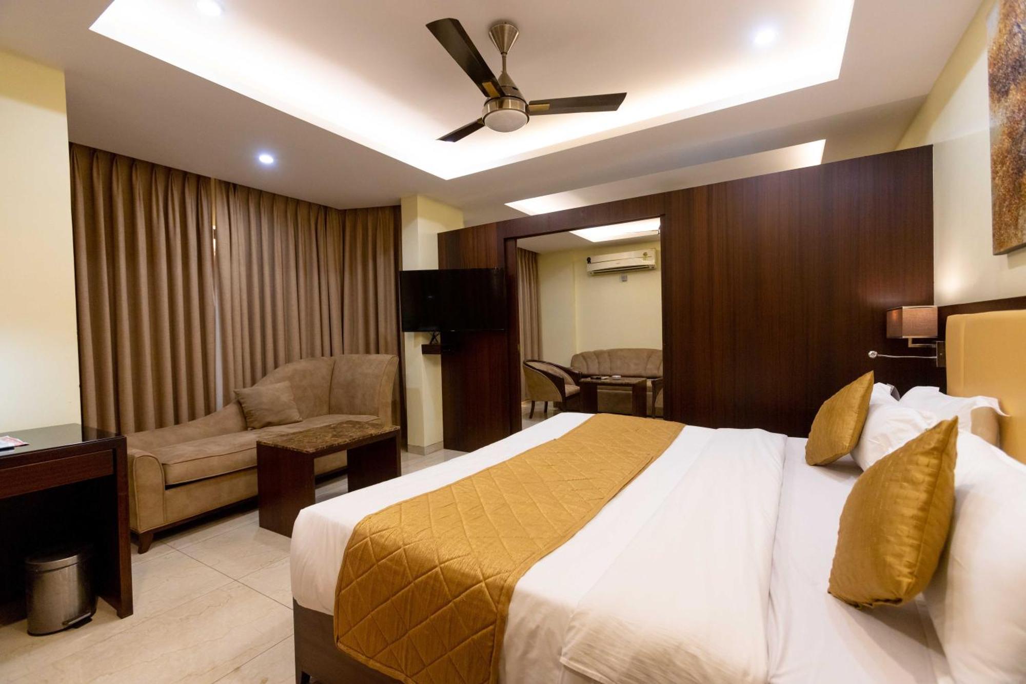 Hotel Godwin - Colaba Bombay Eksteriør billede