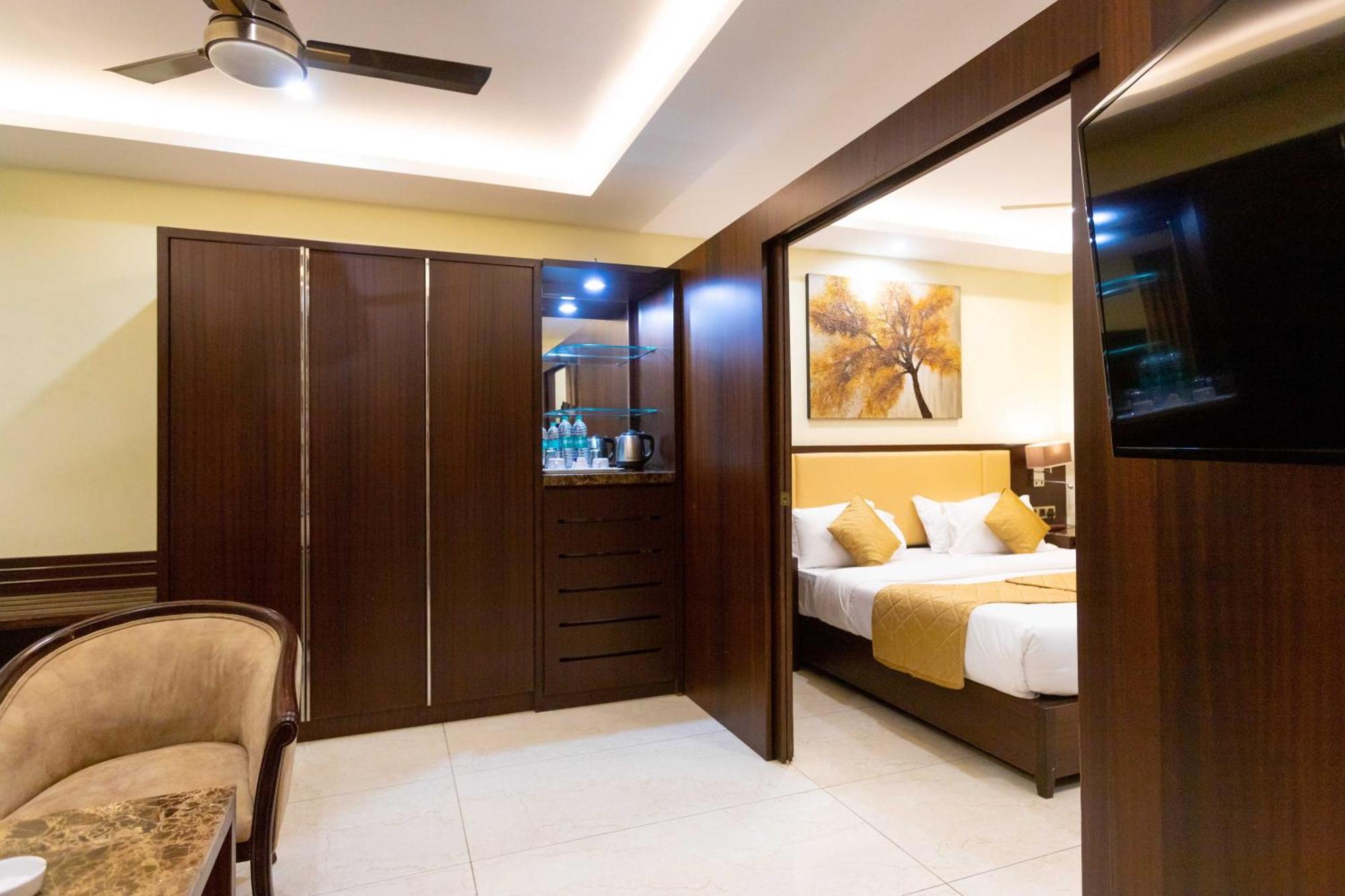 Hotel Godwin - Colaba Bombay Eksteriør billede