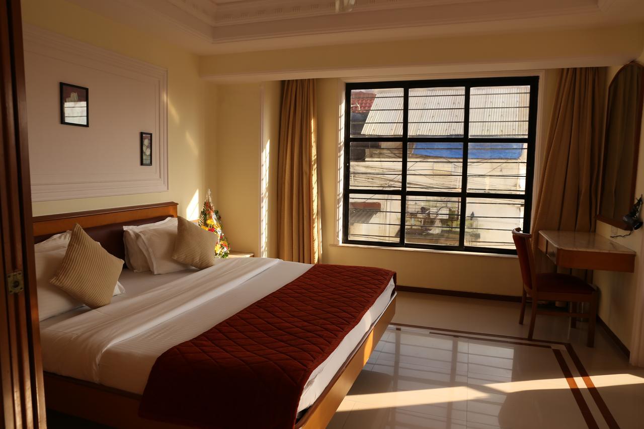 Hotel Godwin - Colaba Bombay Eksteriør billede